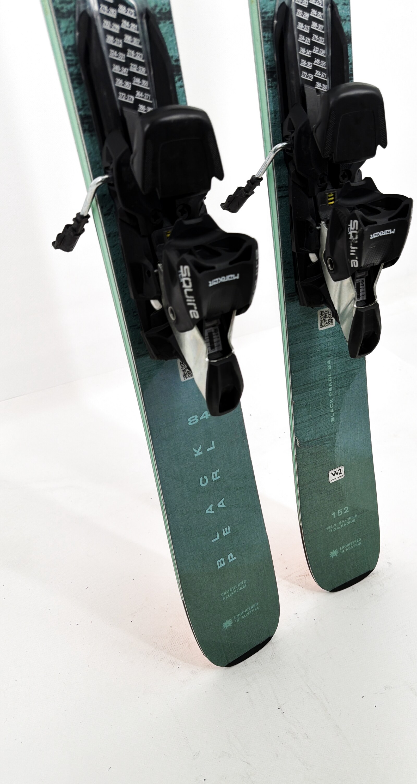 2026 Blizzard Black Pearl 84 Skis Tail