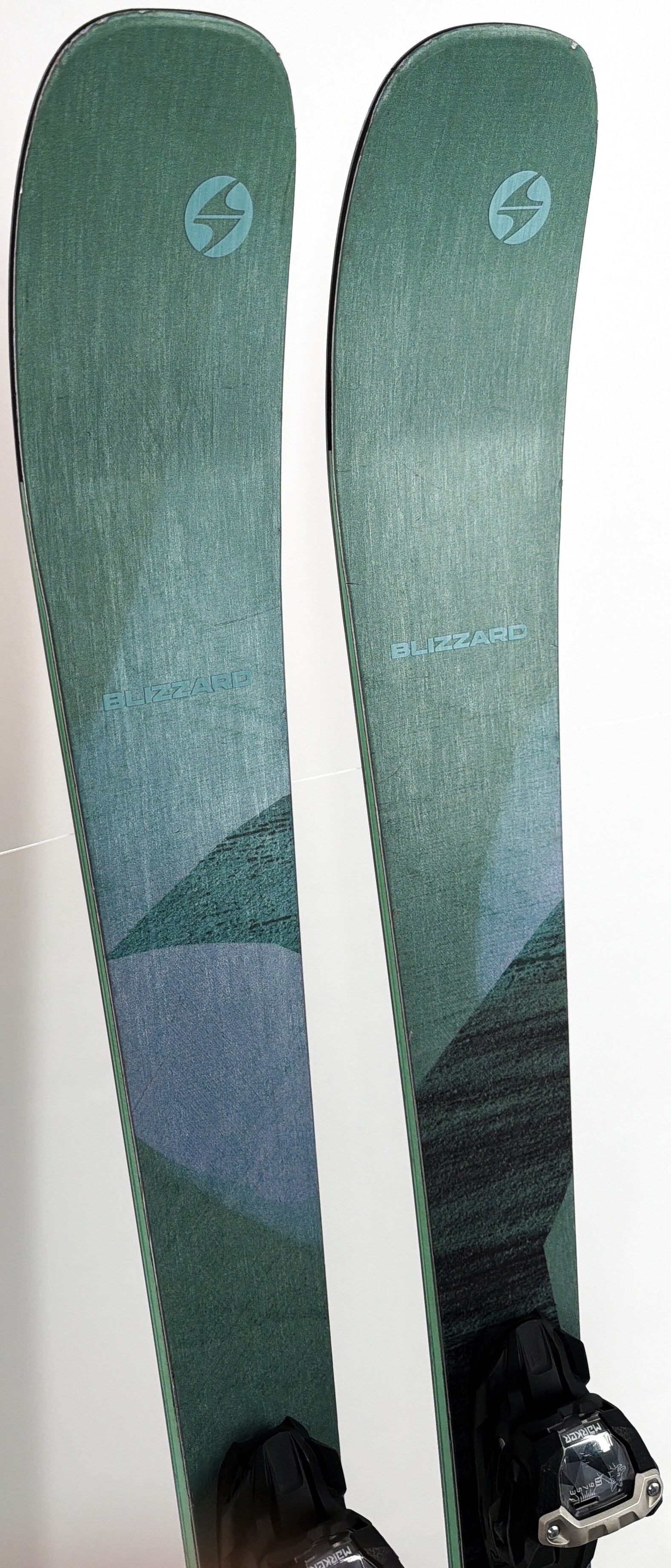 2026 Blizzard Black Pearl 84 Skis Tip