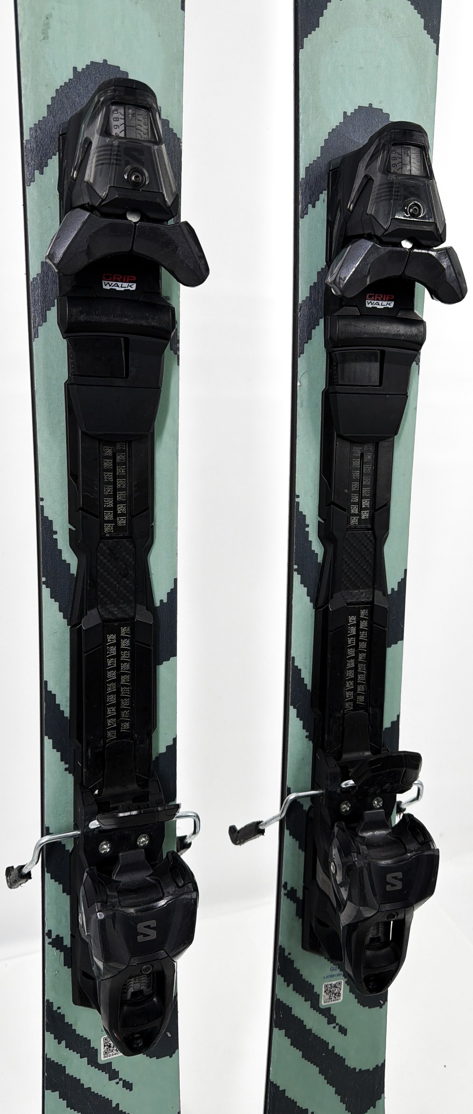 2026 Salomon QST 92 Skis Mid