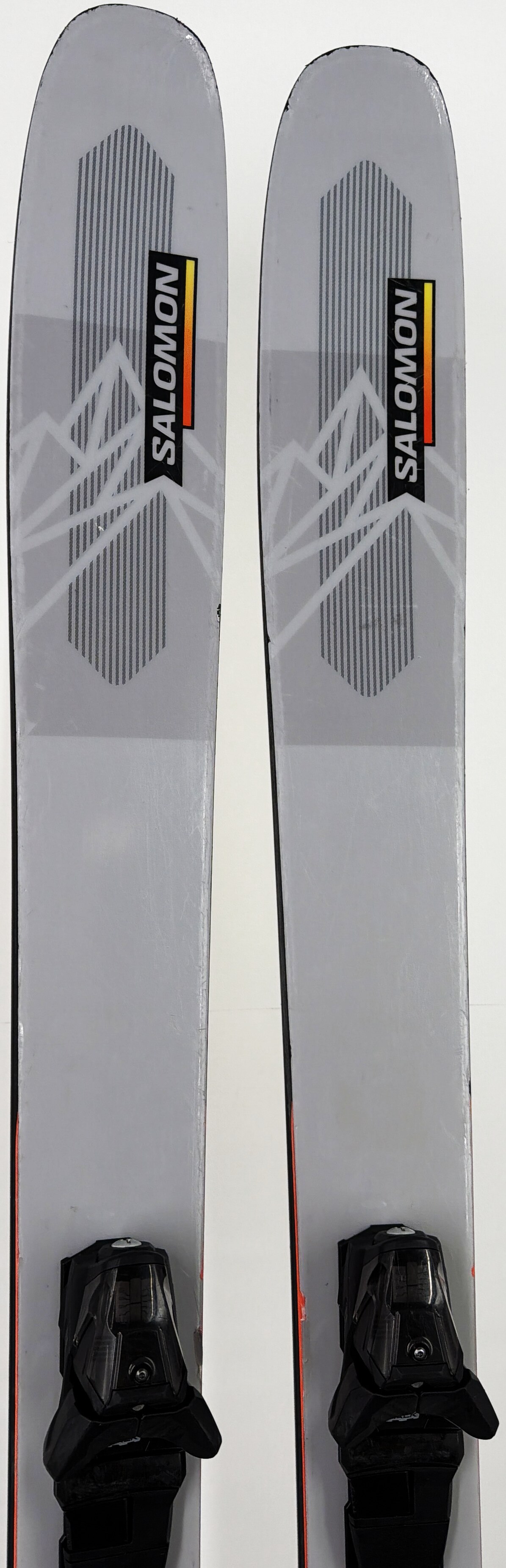 2023 Salomon QST 106 Skis Tip