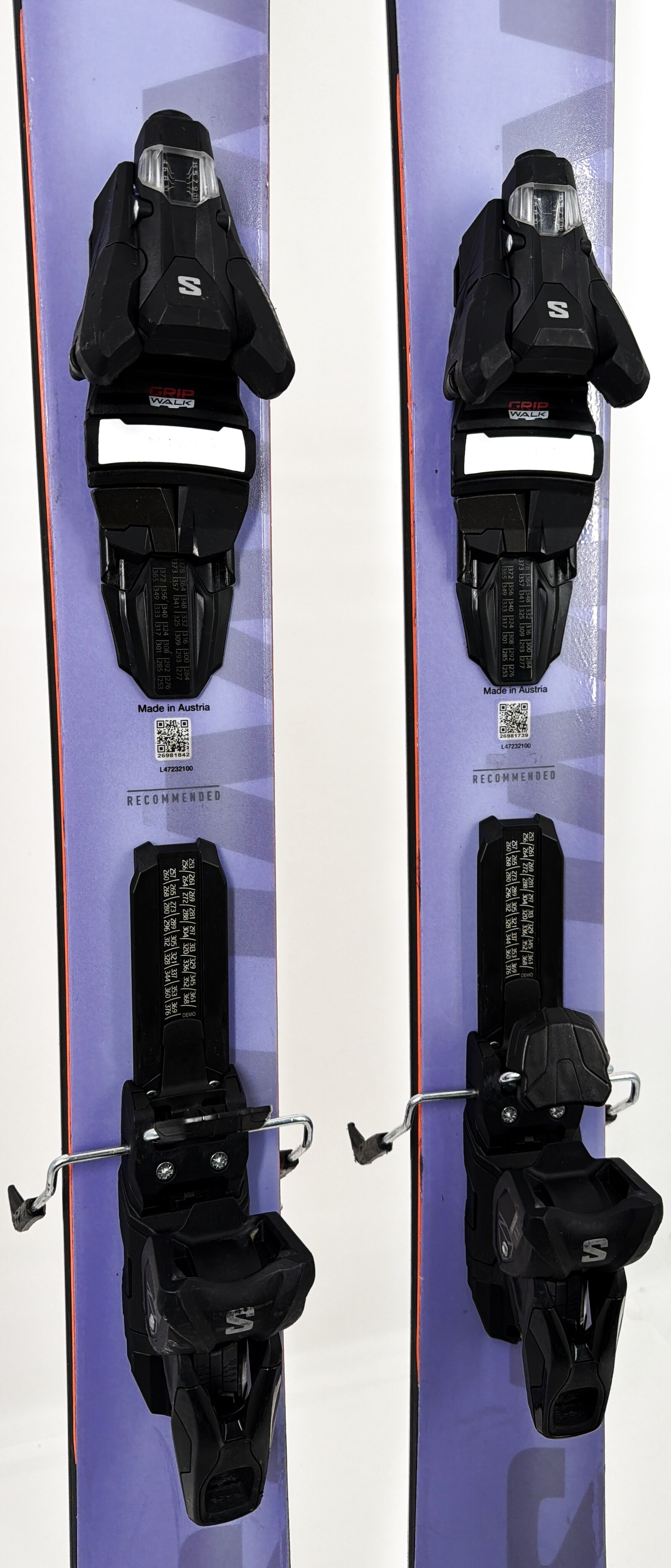 2024 Salomon QST 106 Skis Mid