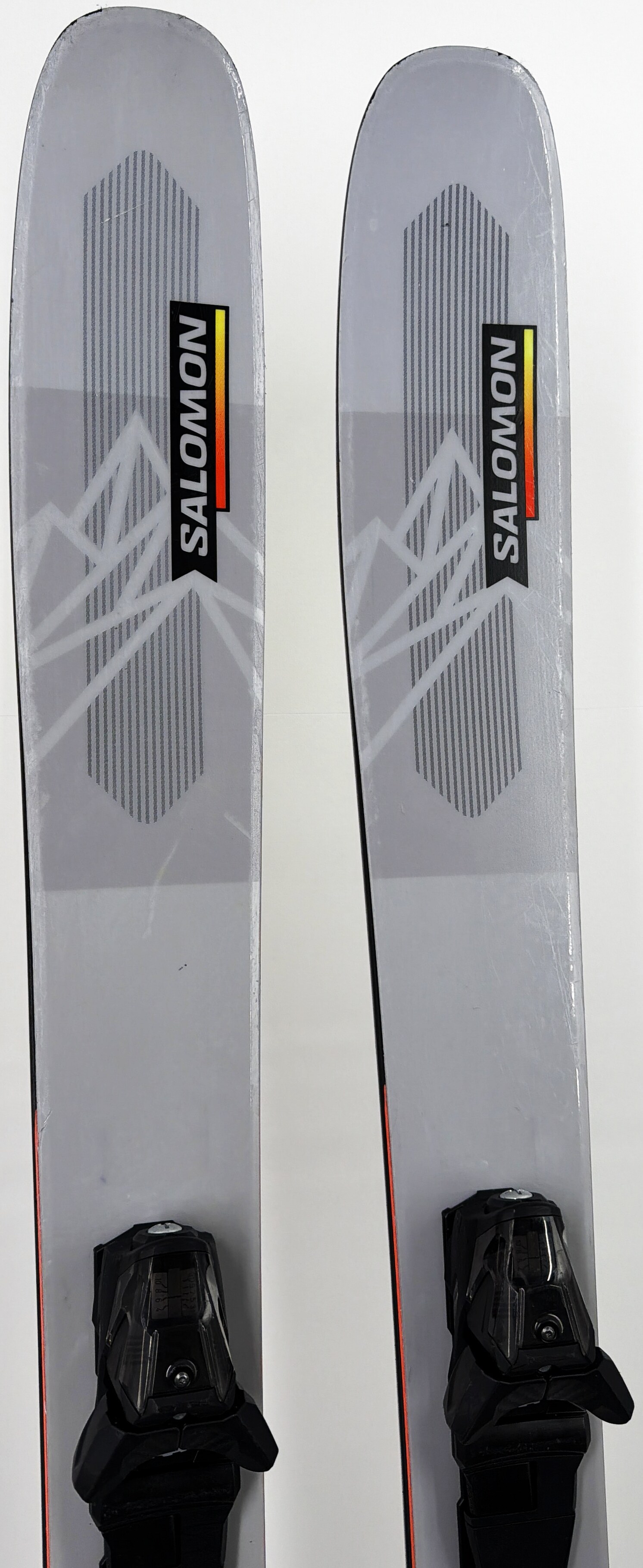 2023 Salomon QST 106 Skis Tip