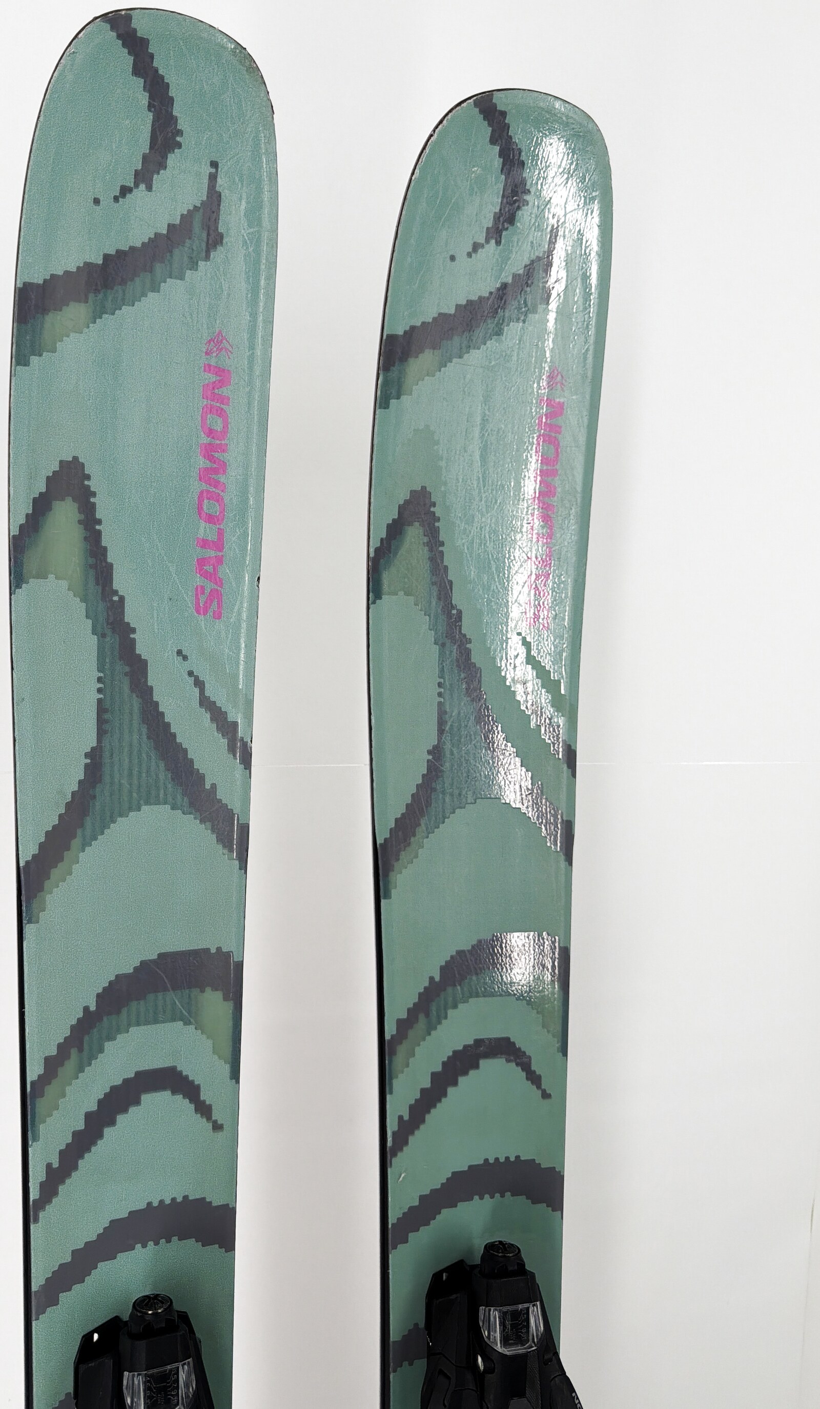 2026 Salomon QST 100 Skis Tip