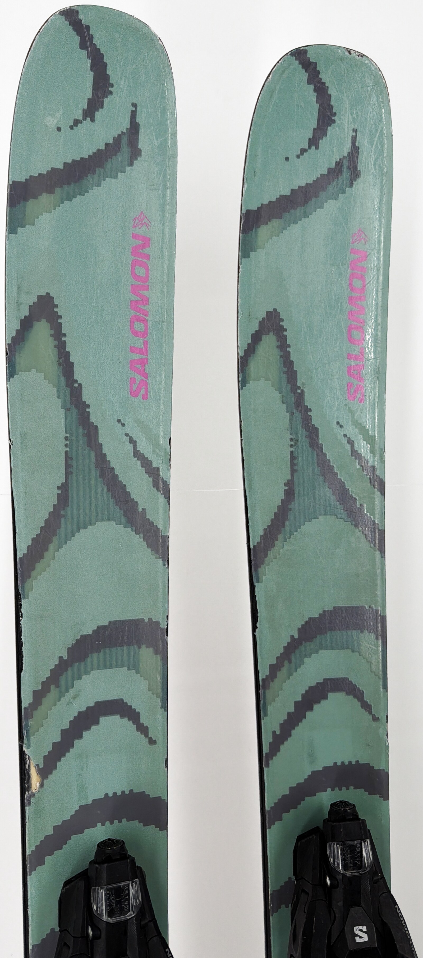 2026 Salomon QST 100 Skis Tip