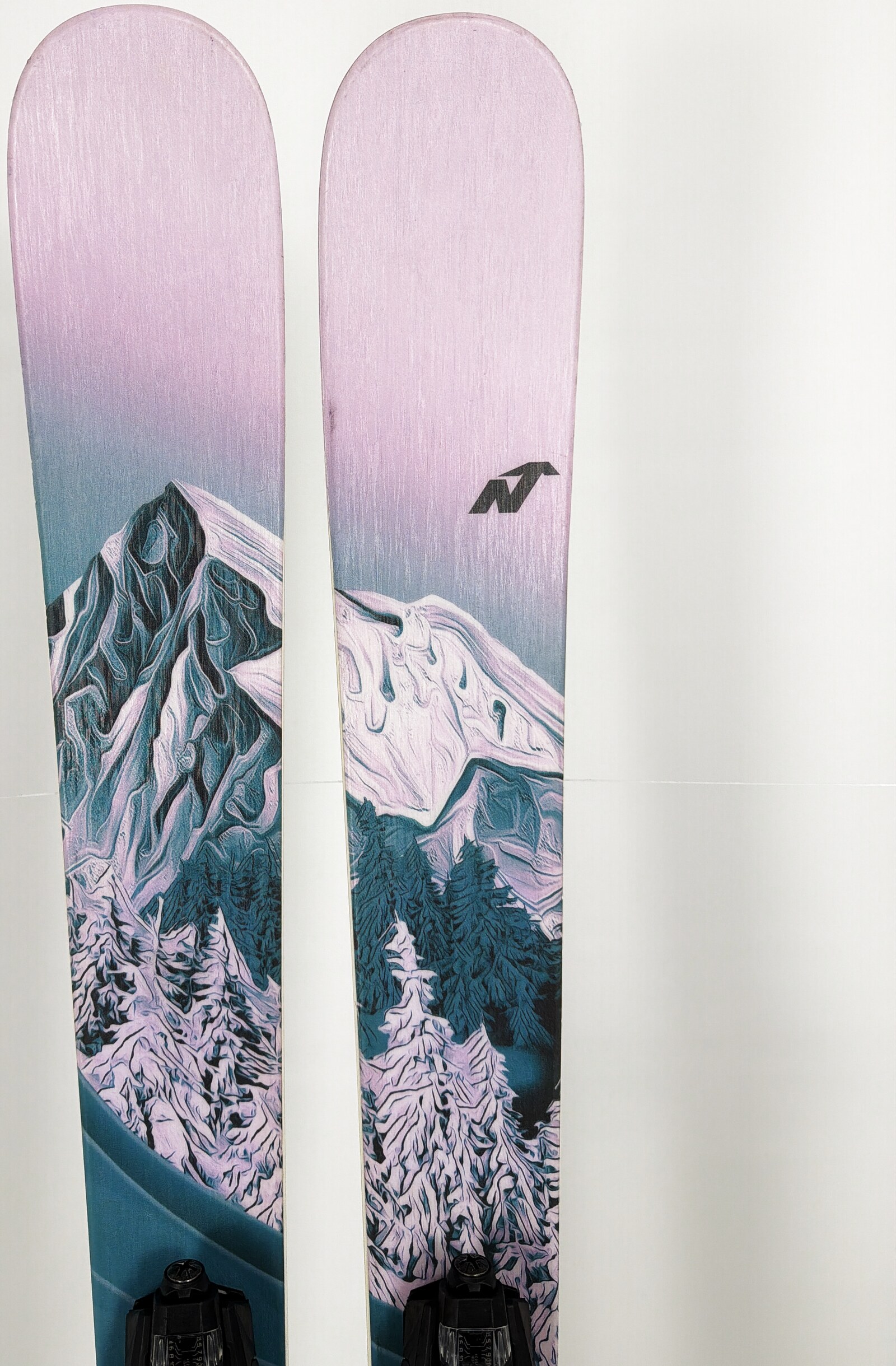 2025 Nordica Santa Ana 92 Skis Tip