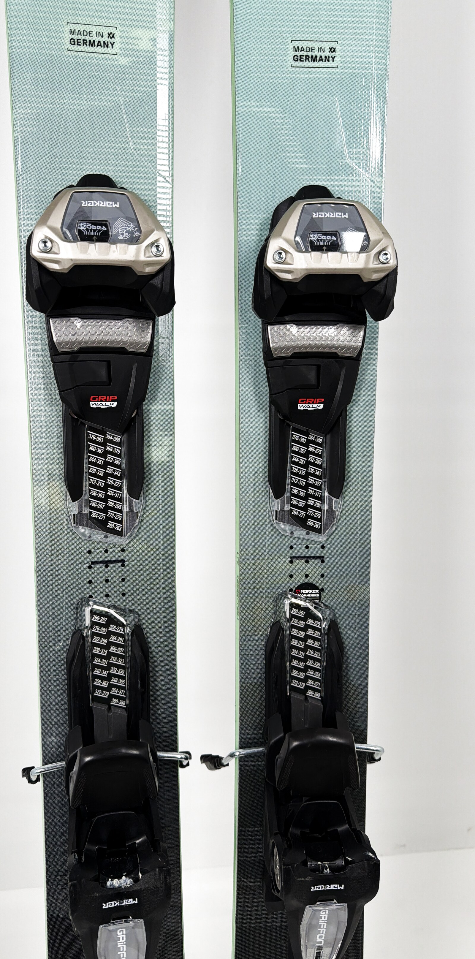 2027 Volkl Blaze 104 Skis Mid
