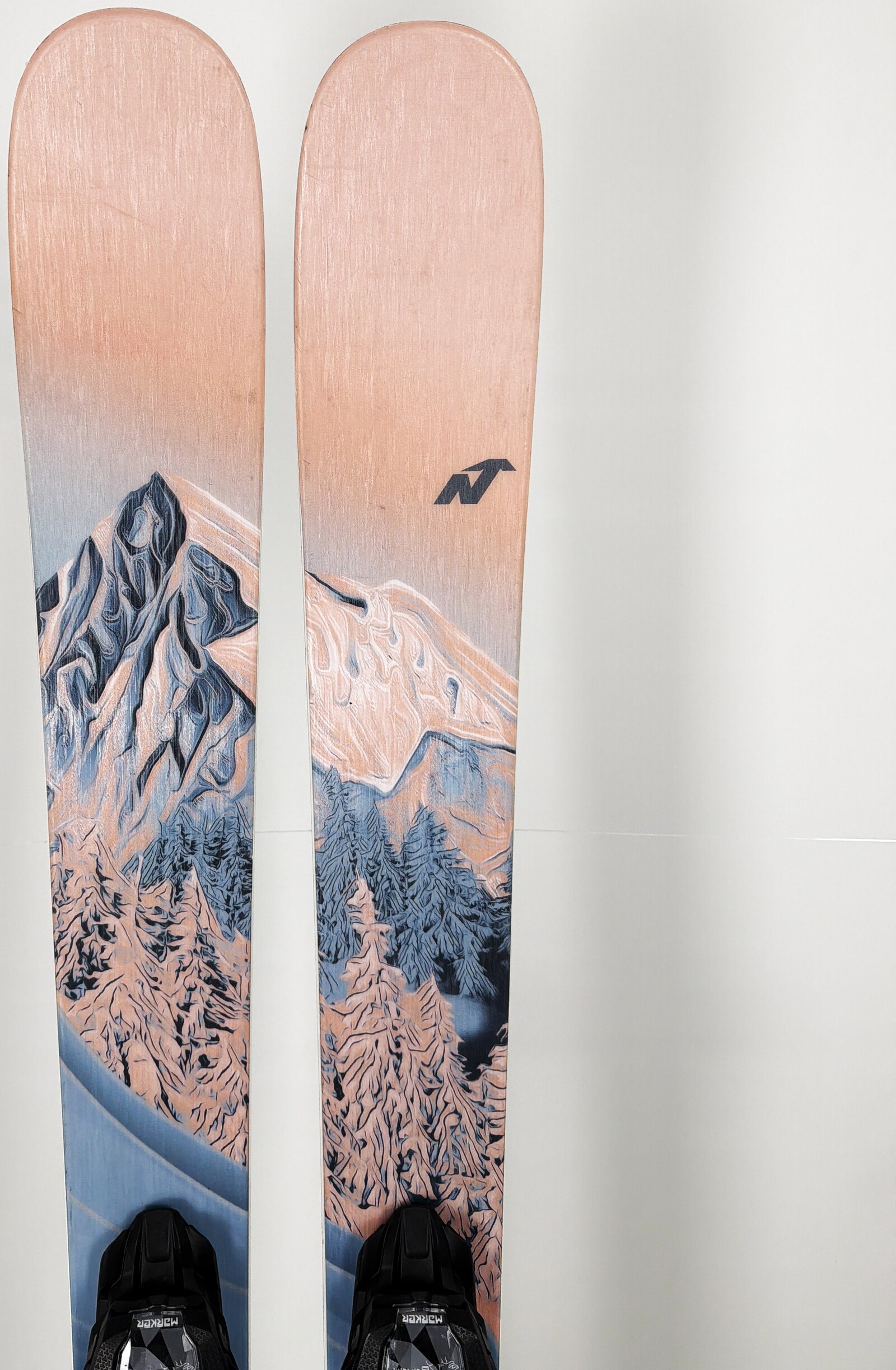 2025 Nordica Santa Ana 97 Skis Tip