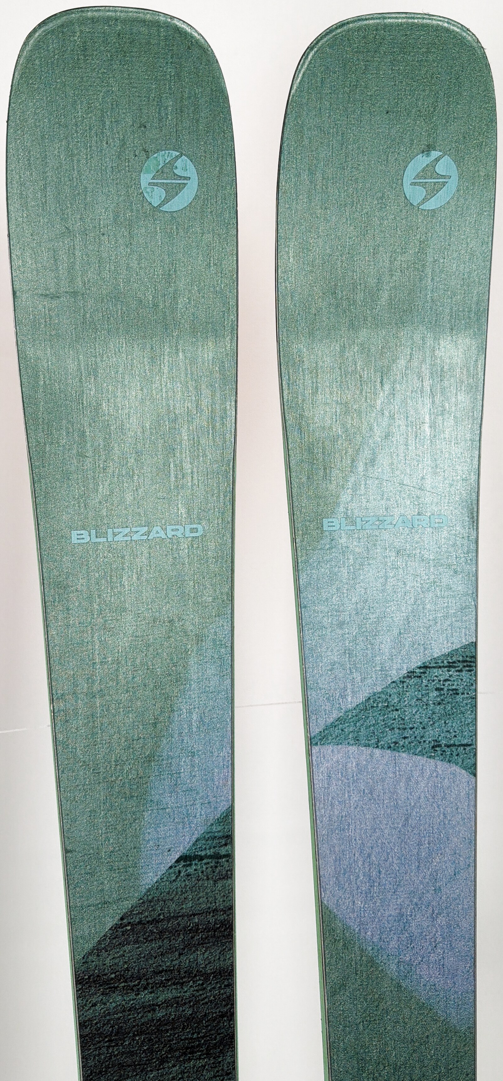 2026 Blizzard Black Pearl 84 Skis Tip