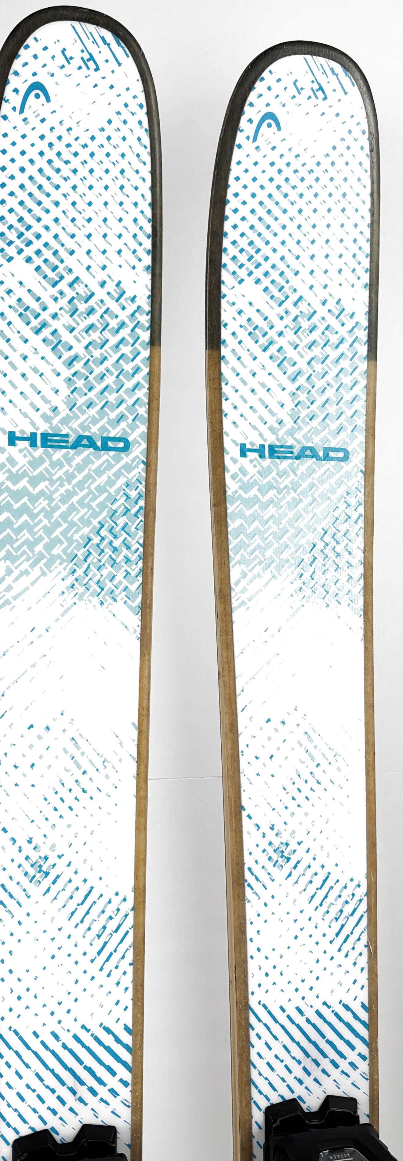 2027 Head Kore 93 Ti W Skis Tip