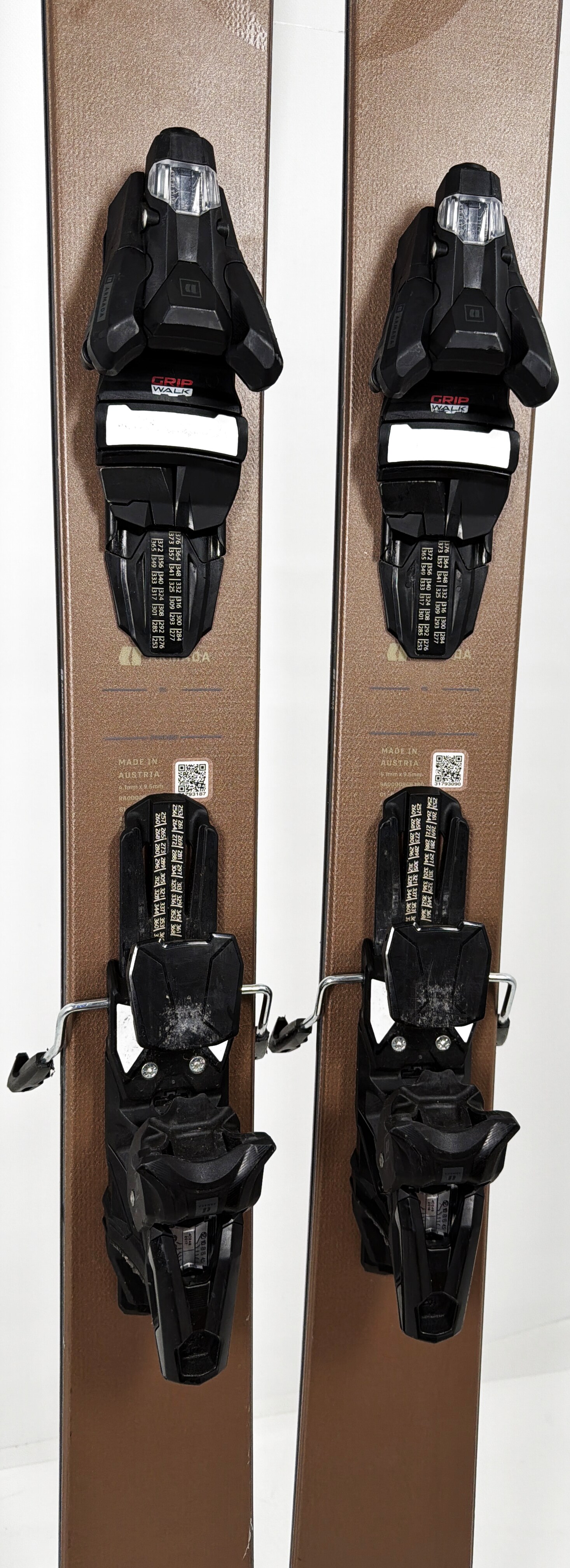 2027 Armada ARV 106 Ti Skis Mid
