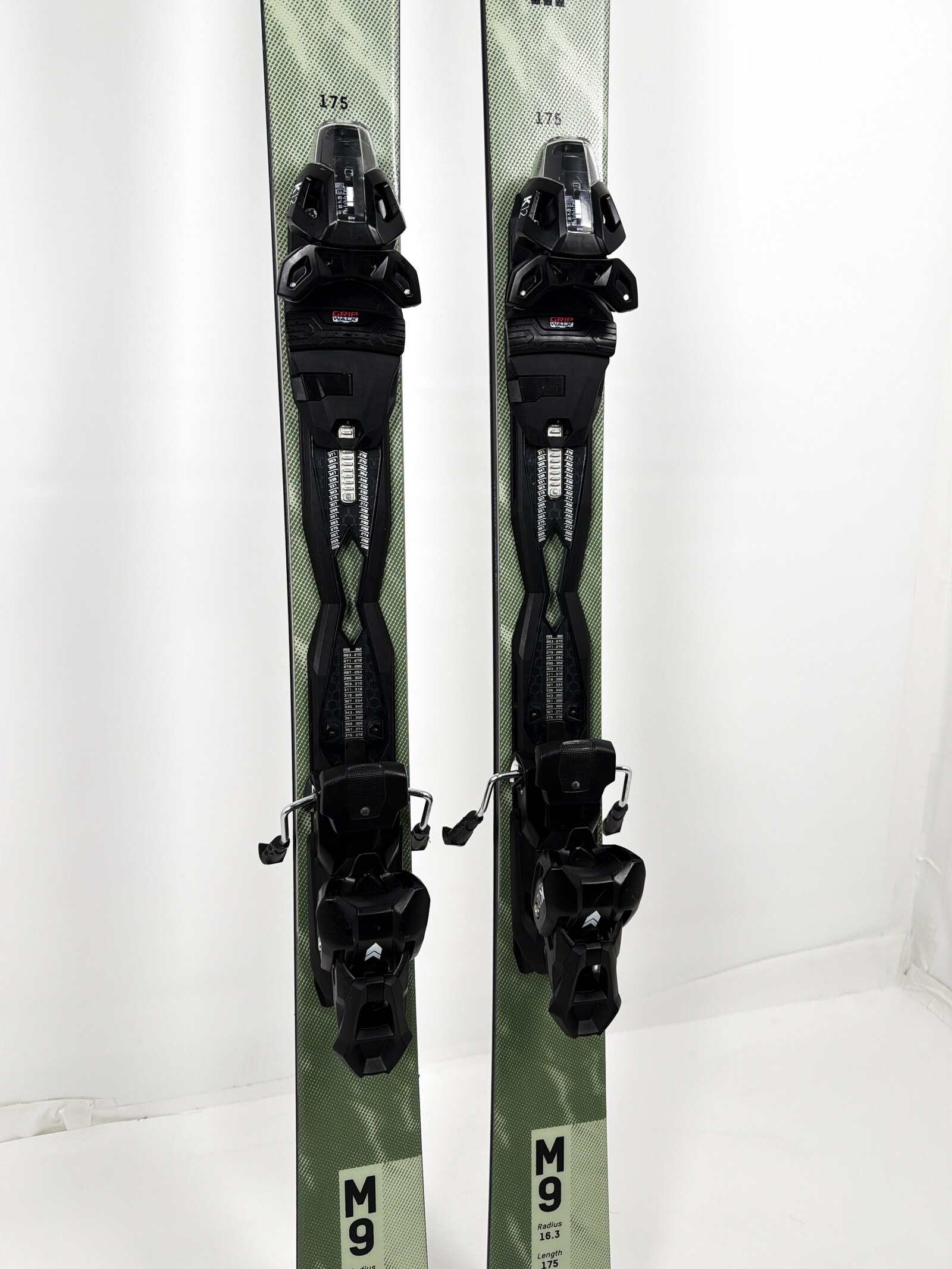 2026 Kastle M9 82 Skis Mid